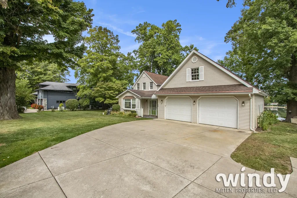 7927 Lakewood Drive Coloma Charter Township MI 49038