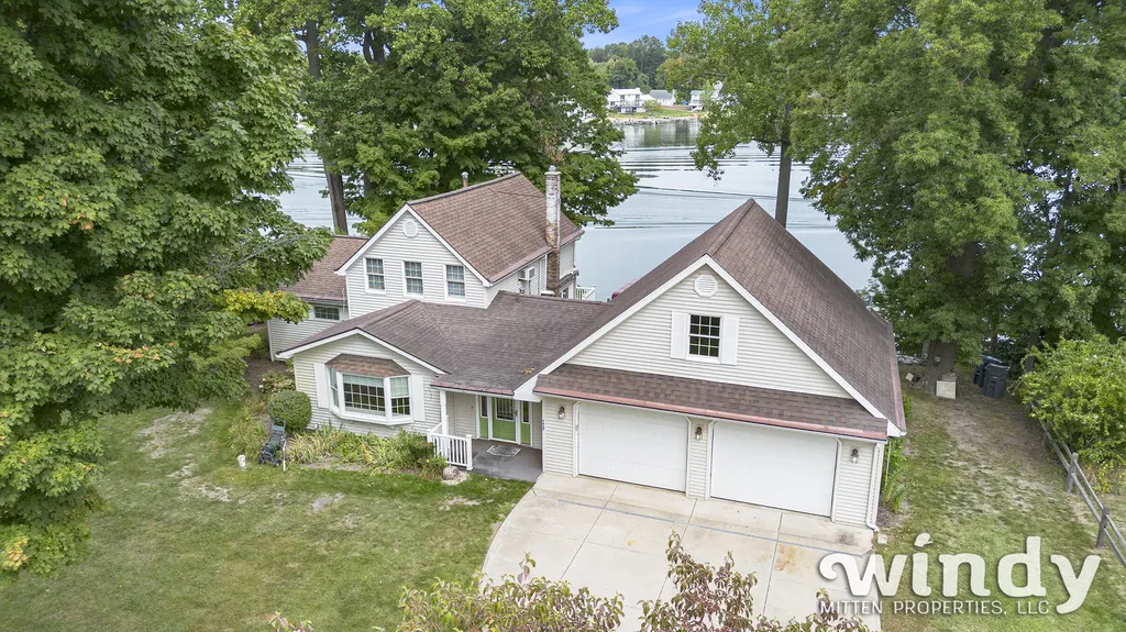 7927 Lakewood Drive Coloma Charter Township MI 49038
