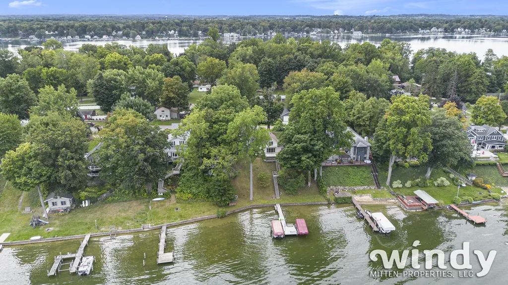 7927 Lakewood Drive Coloma Charter Township MI 49038
