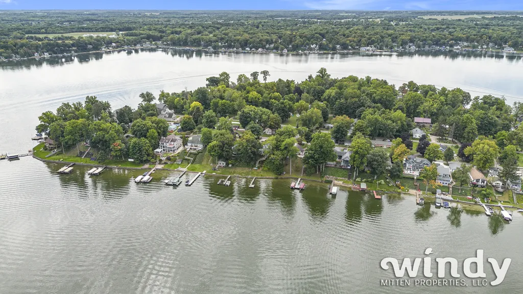7927 Lakewood Drive Coloma Charter Township MI 49038