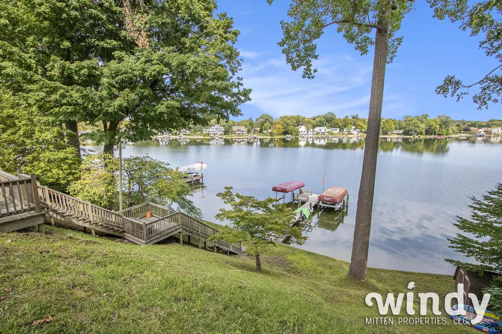 7927 Lakewood Drive Coloma Charter Township MI 49038