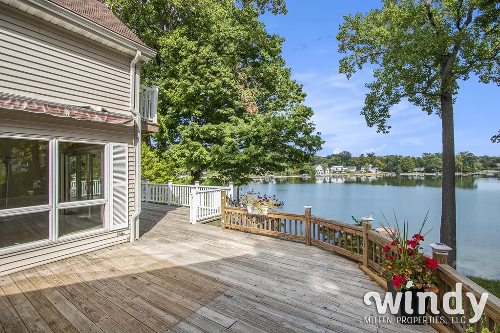 7927 Lakewood Drive Coloma Charter Township MI 49038