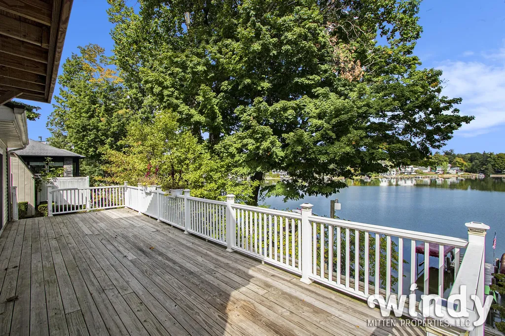 7927 Lakewood Drive Coloma Charter Township MI 49038