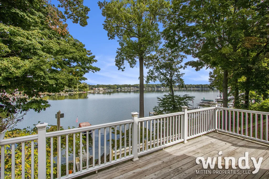 7927 Lakewood Drive Coloma Charter Township MI 49038