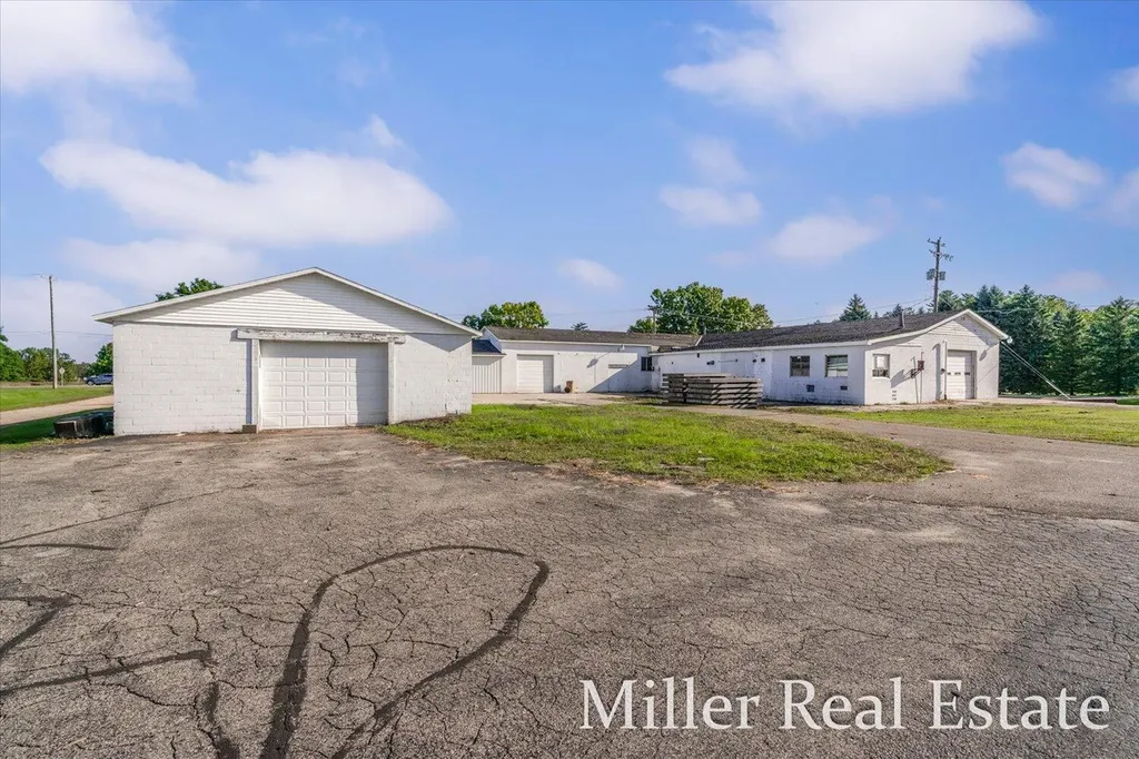 1065 W Green Street Hastings City MI 49058