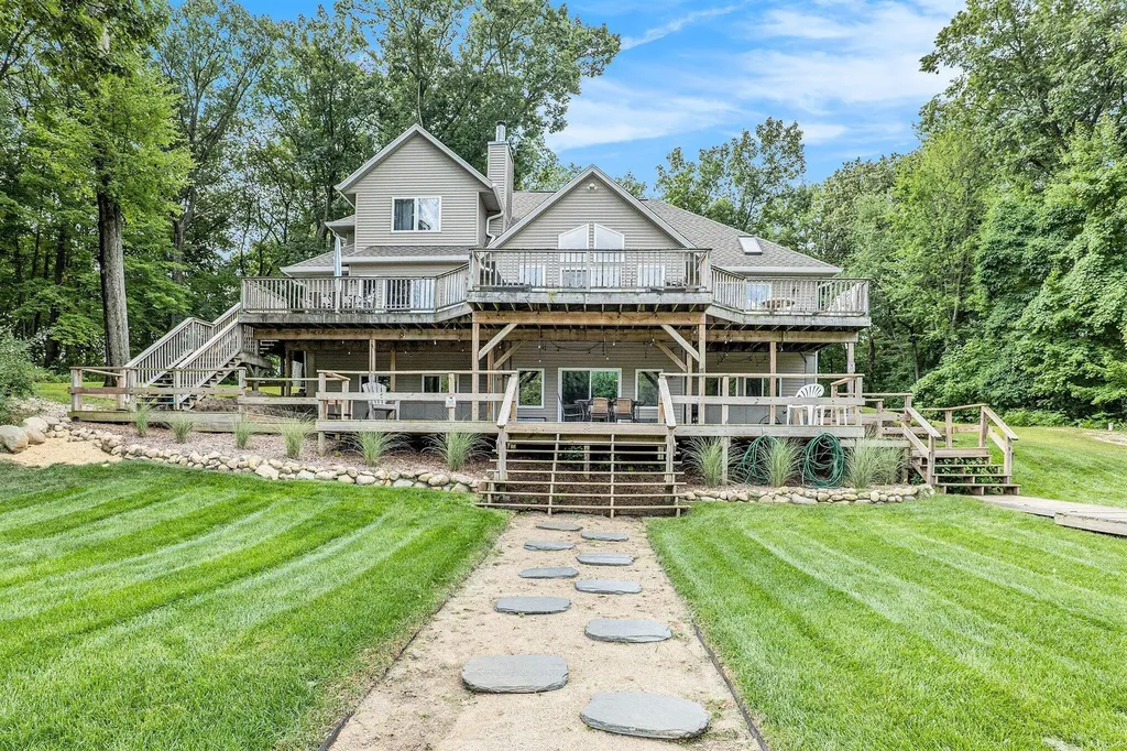 7805 Cougar Drive Prairieville Township MI 49046