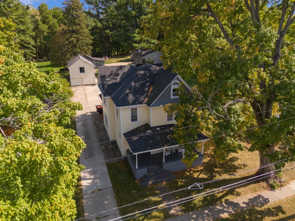 126 N Monroe Street Rockford City MI 49341