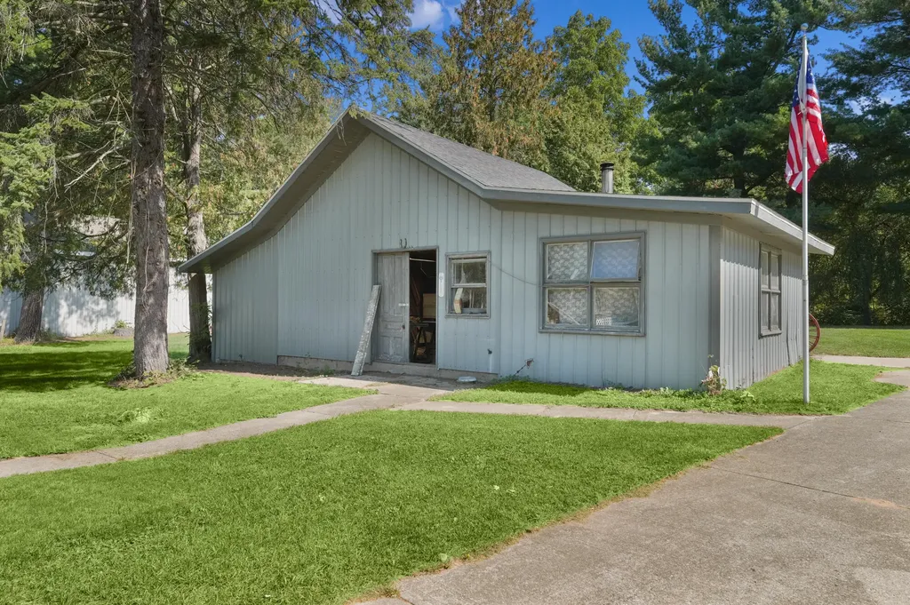 126 N Monroe Street Rockford City MI 49341