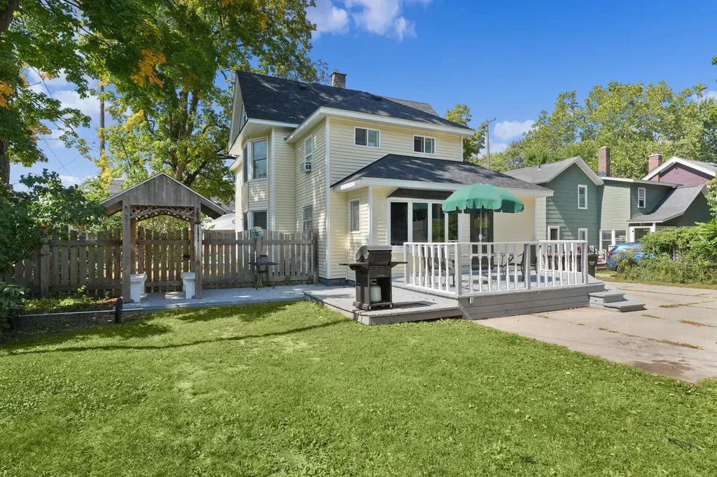 126 N Monroe Street Rockford City MI 49341