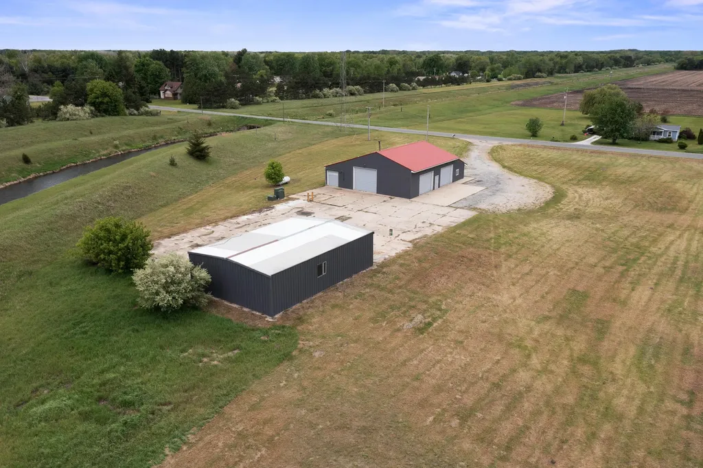 12292 S Oak Avenue Grant Township MI 49327