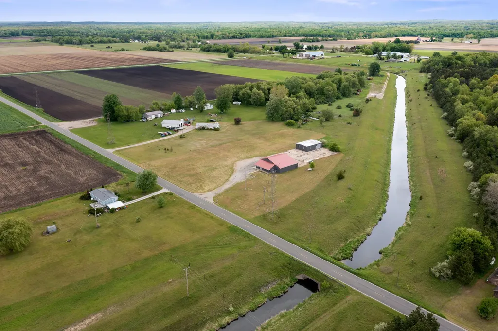 12292 S Oak Avenue Grant Township MI 49327