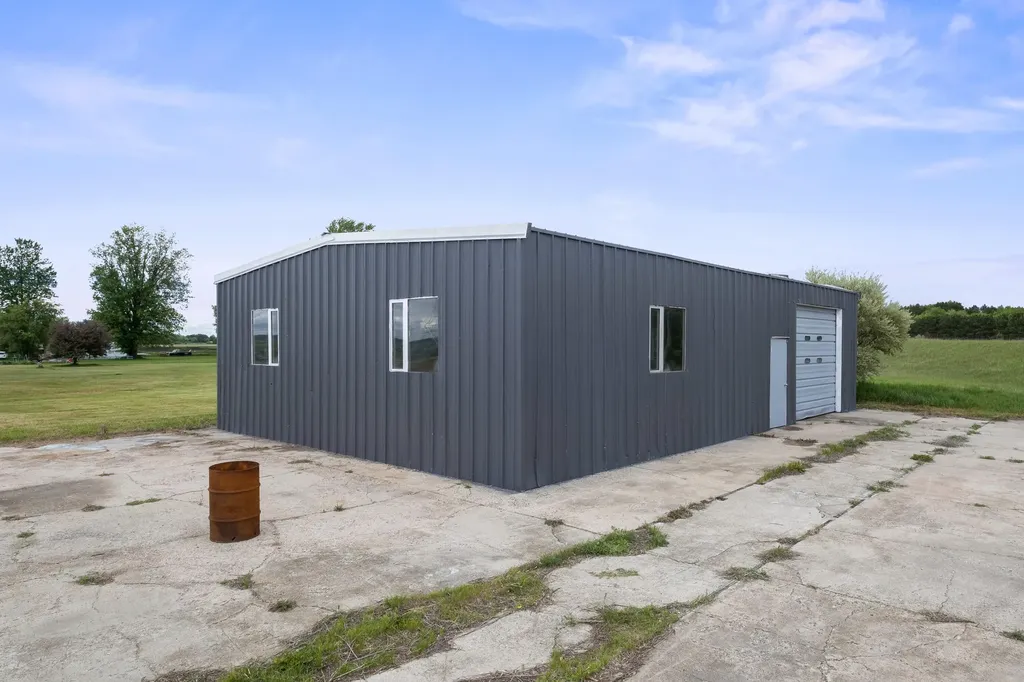 12292 S Oak Avenue Grant Township MI 49327