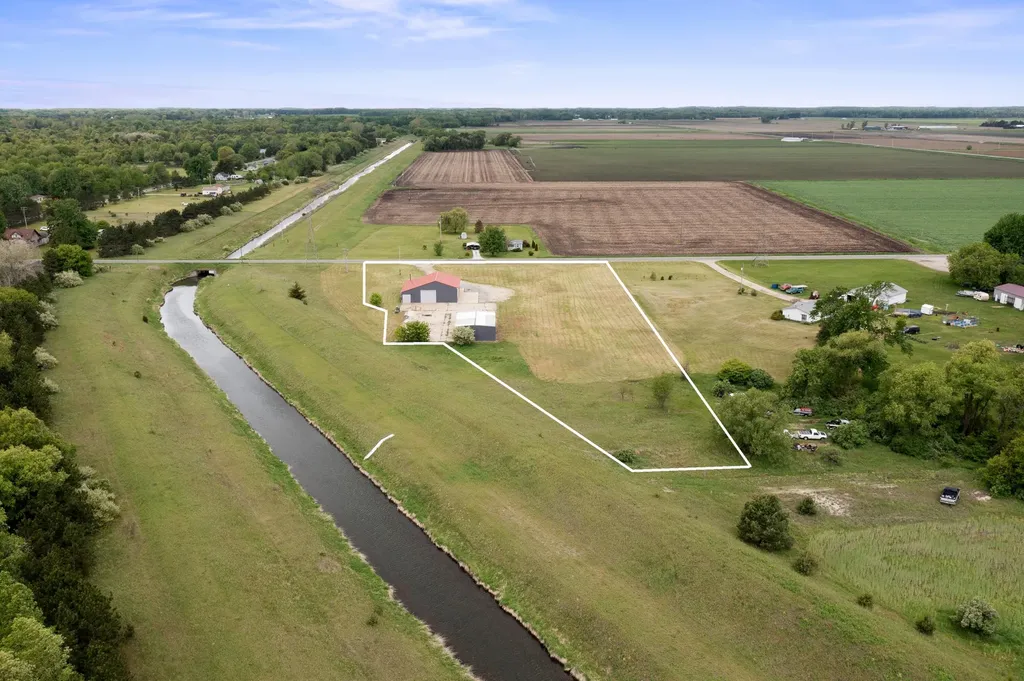12292 S Oak Avenue Grant Township MI 49327