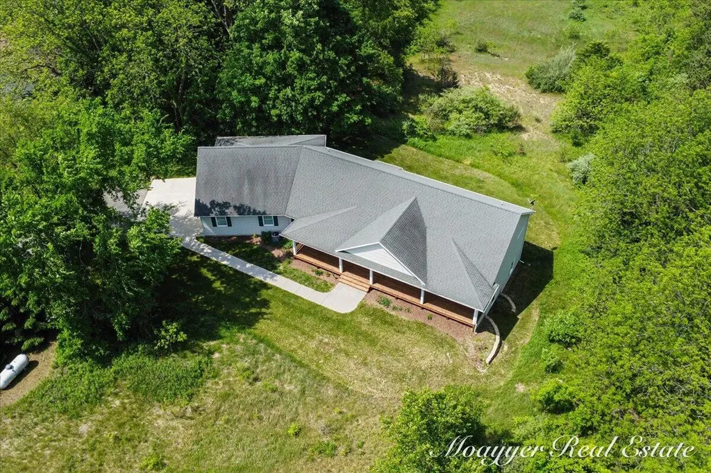 10245 Lincoln Lake Road NE Oakfield Township MI 48838