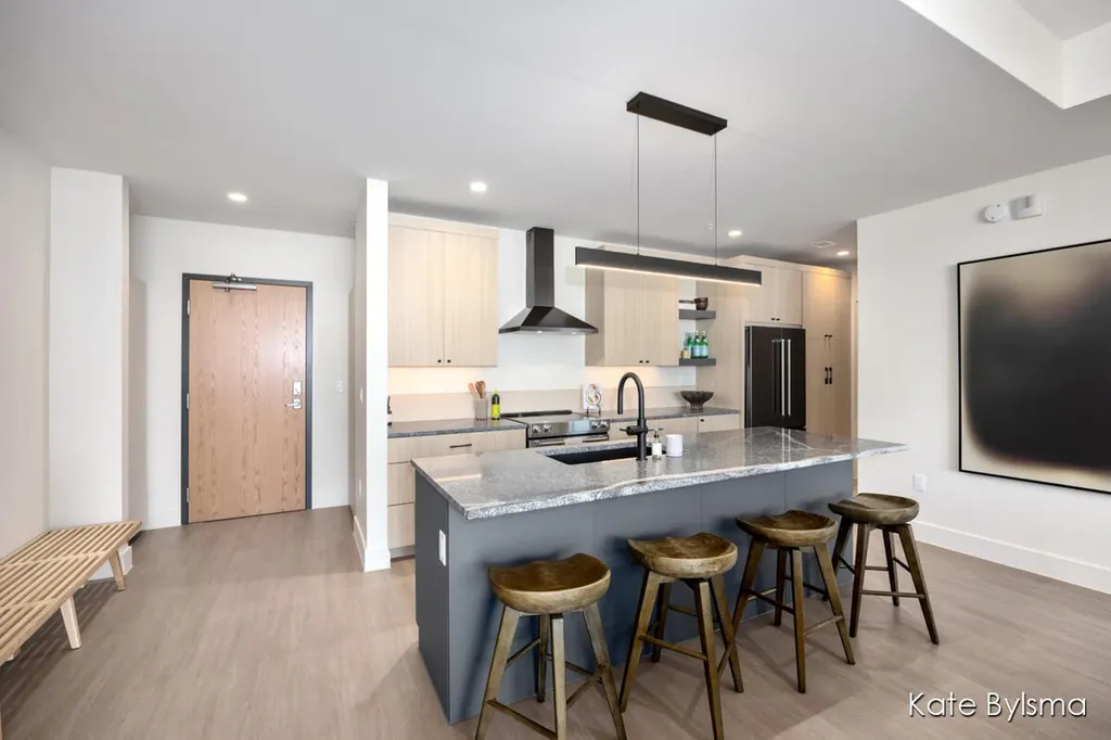 144 Oakes Street SW Grand Rapids City MI 49503