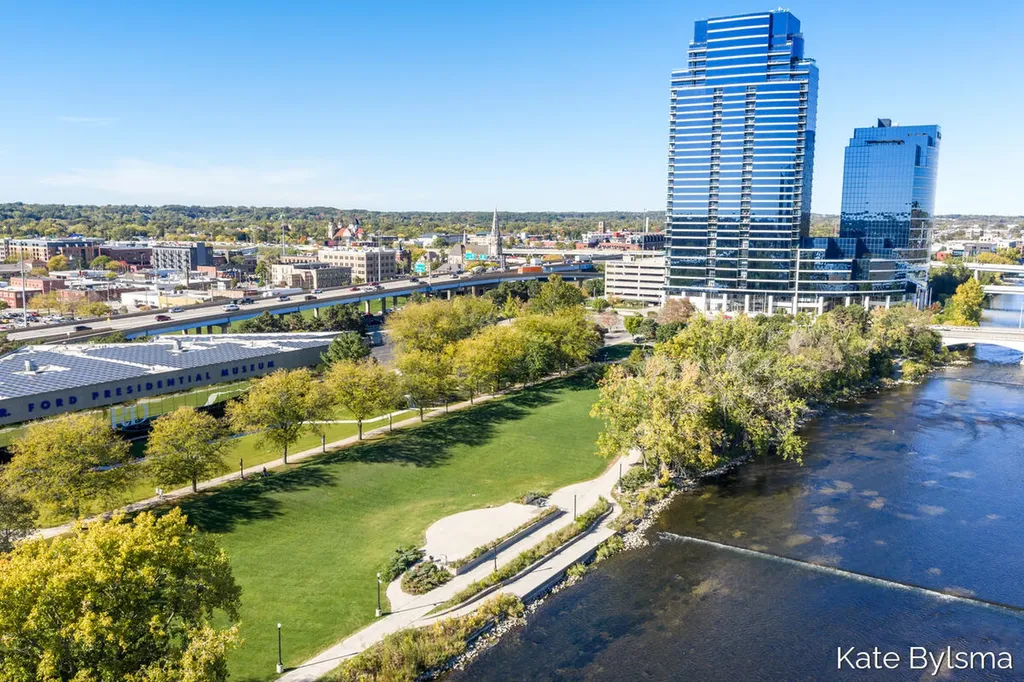 144 Oakes Street SW Grand Rapids City MI 49503