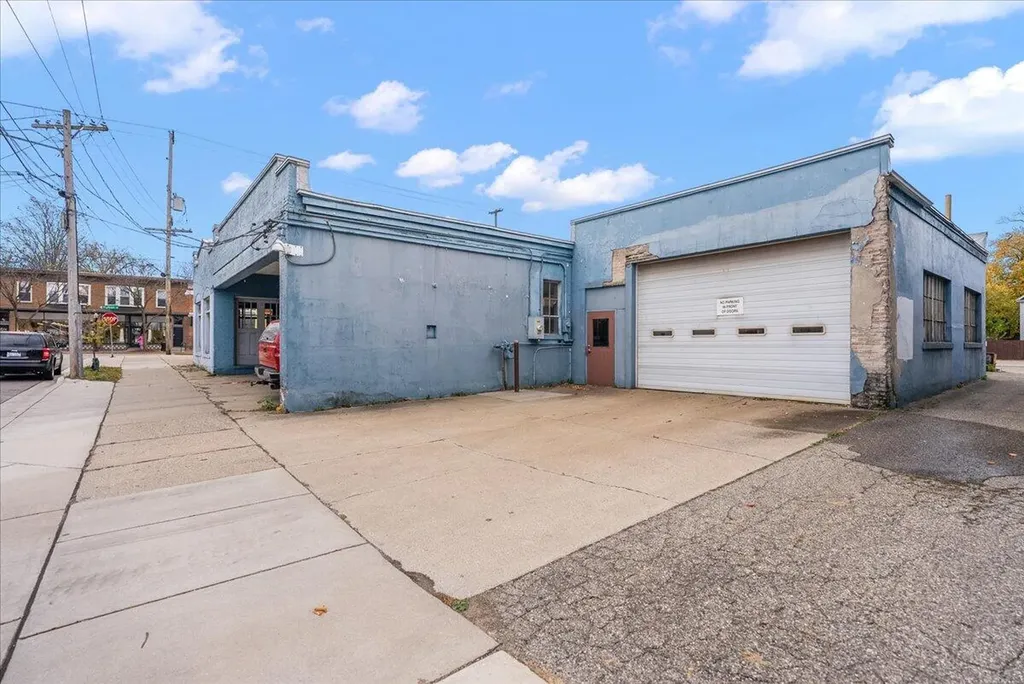 935 & 939 Fulton Street E Grand Rapids City MI 49503
