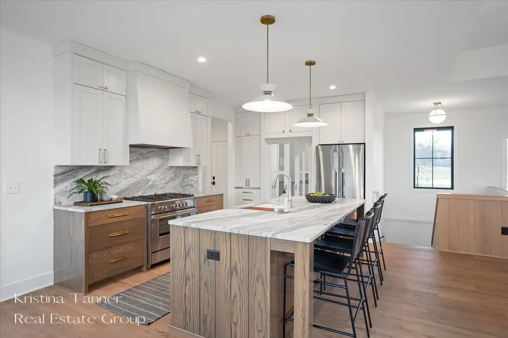 742 Honey Creek Ada Township MI 49301