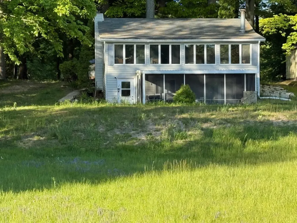 4605 Hunters Trail Douglass Township MI 48886