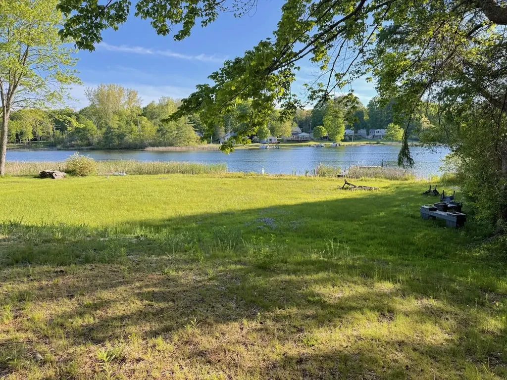 4605 Hunters Trail Douglass Township MI 48886