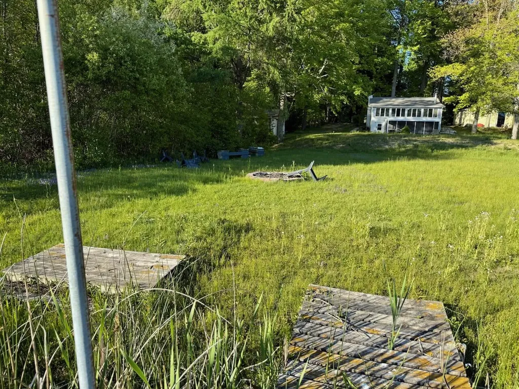 4605 Hunters Trail Douglass Township MI 48886