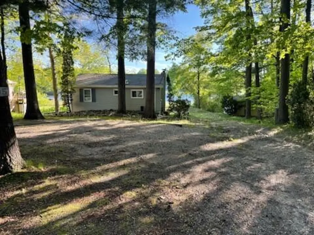 4605 Hunters Trail Douglass Township MI 48886