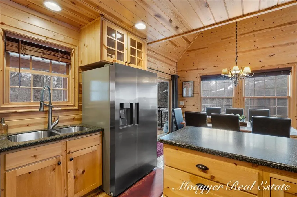 3577 Kingfisher Cove Drive Saugatuck Township MI 49453