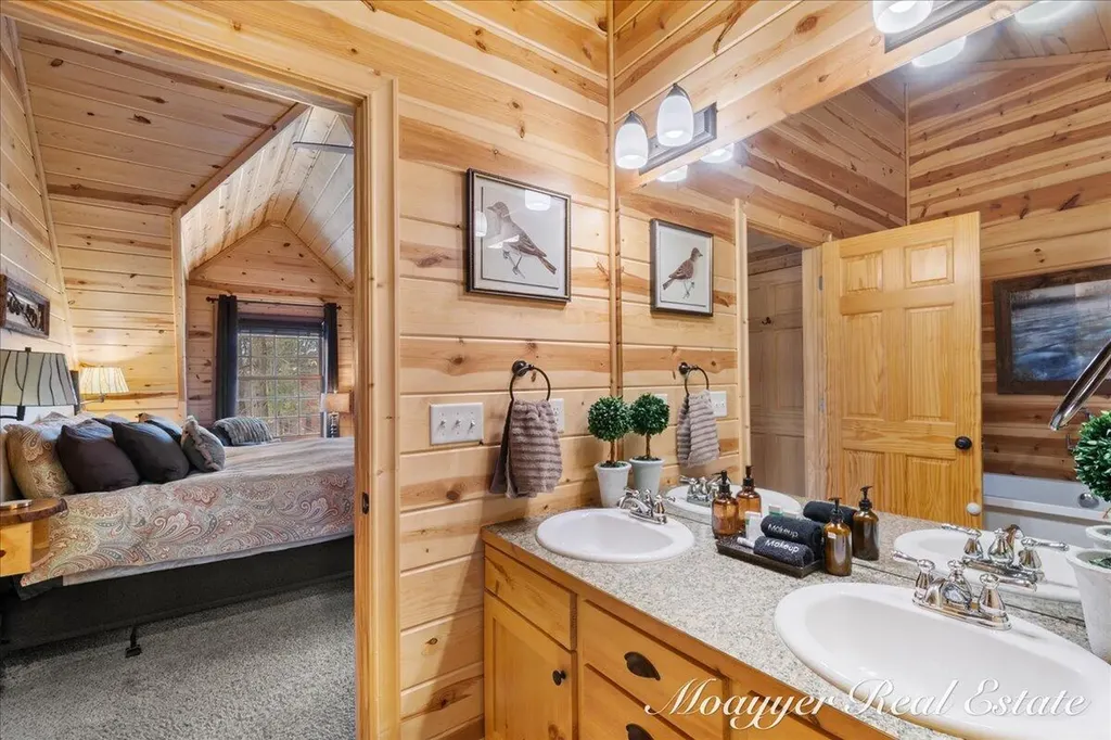 3577 Kingfisher Cove Drive Saugatuck Township MI 49453