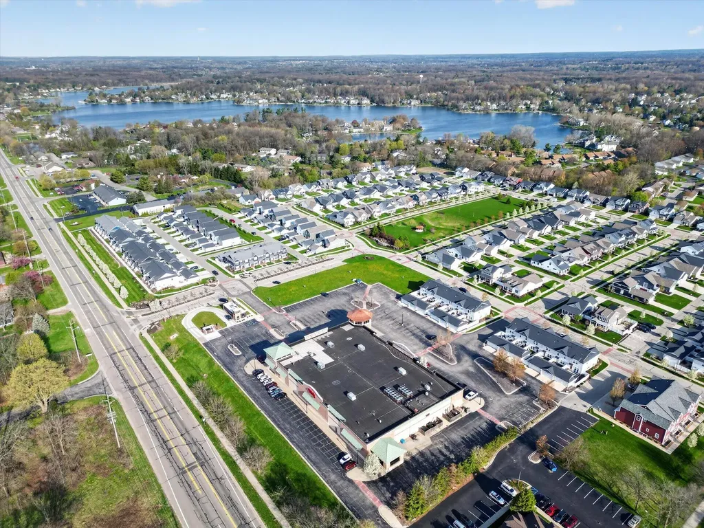 6870 Old Town Square NE Cannon Township MI 49341