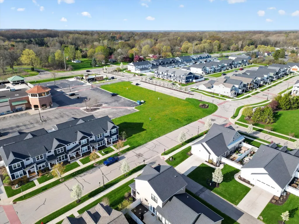 6870 Old Town Square NE Cannon Township MI 49341