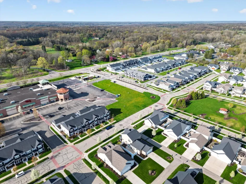 6870 Old Town Square NE Cannon Township MI 49341