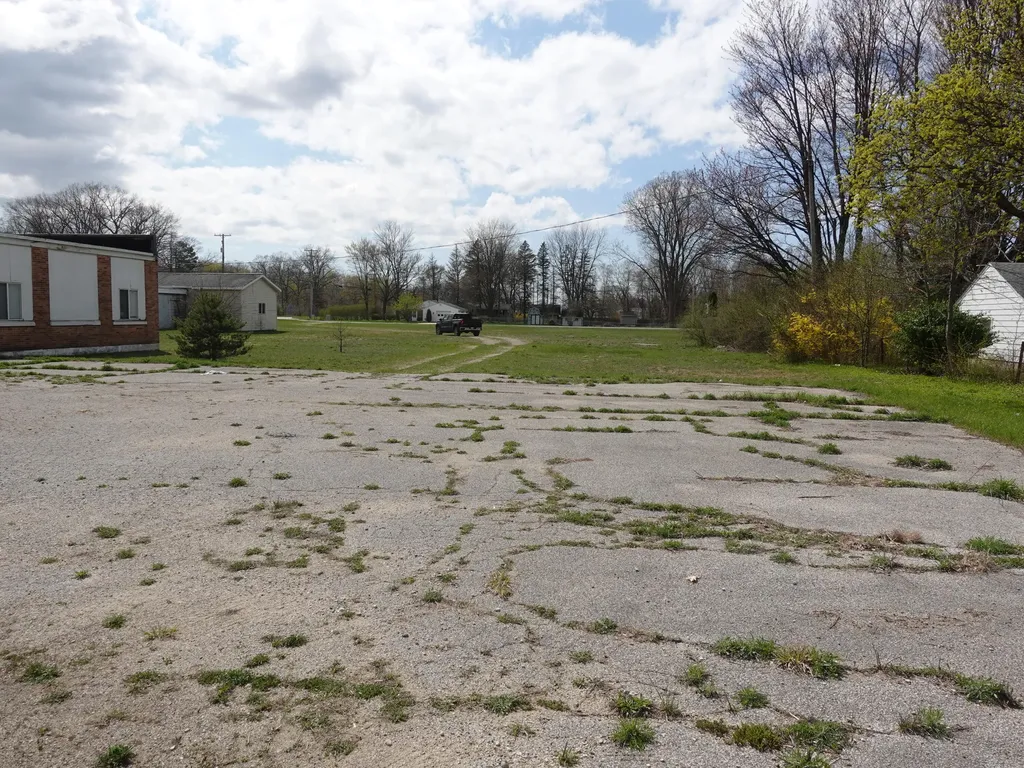 3186 E Apple Avenue Muskegon Charter Township MI 49442
