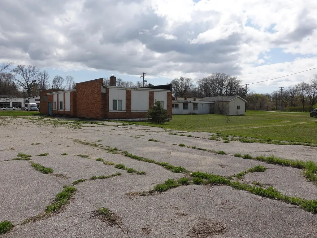 3186 E Apple Avenue Muskegon Charter Township MI 49442