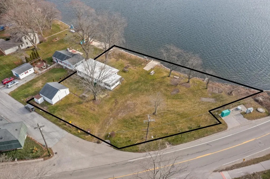 15574 Howard Street Spring Lake Township MI 49456