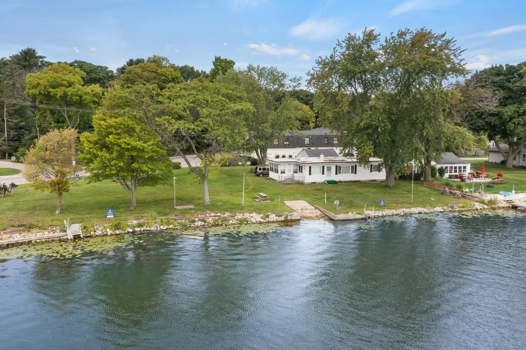 15574 Howard Street Spring Lake Township MI 49456