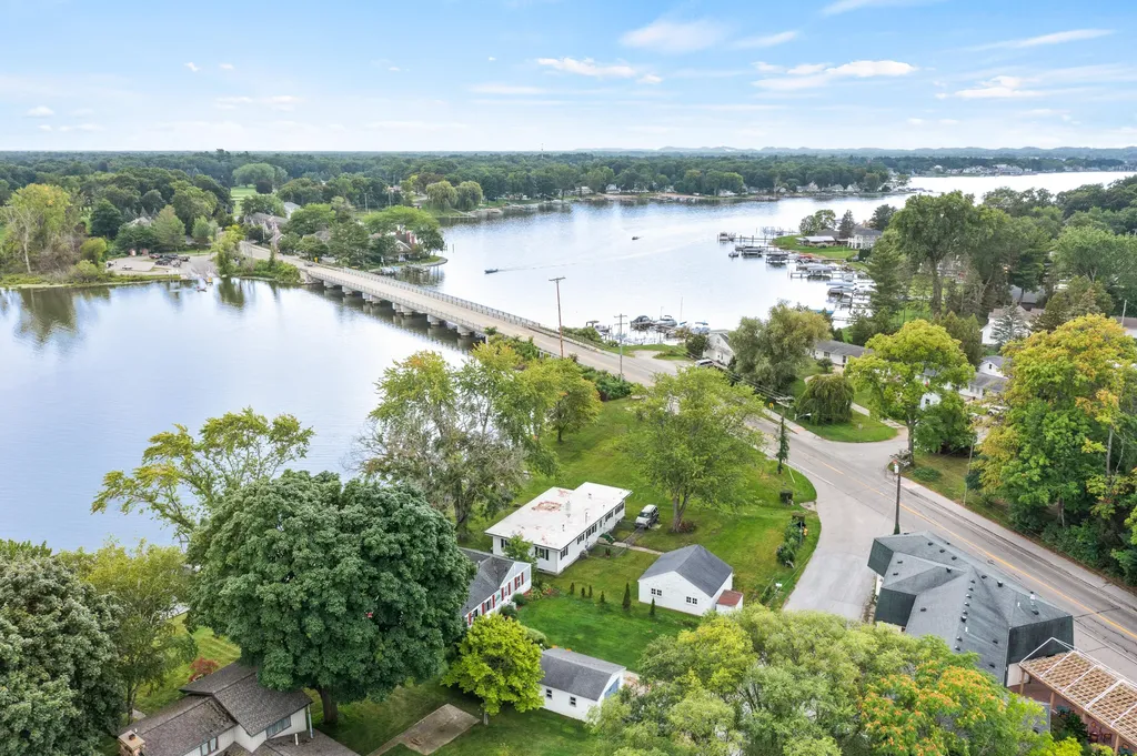 15574 Howard Street Spring Lake Township MI 49456