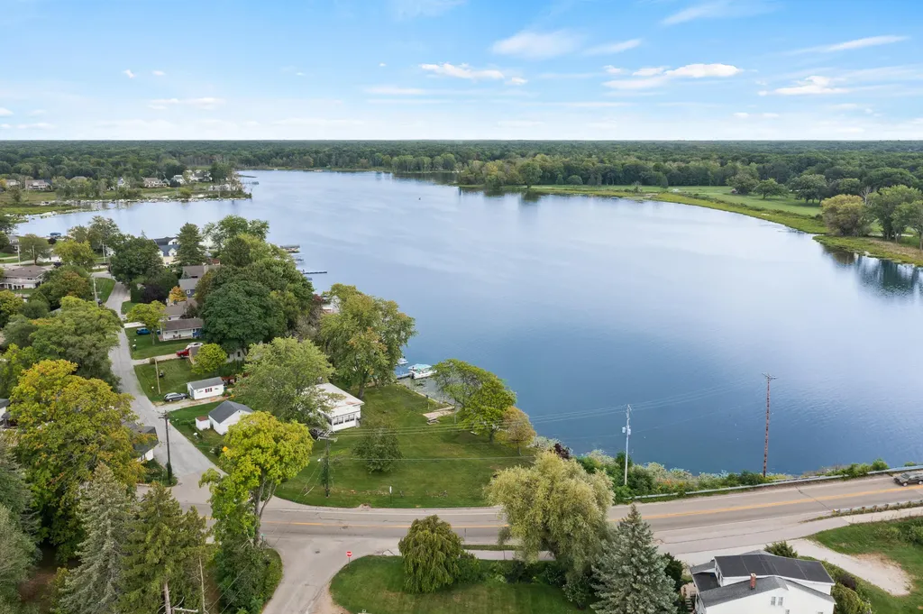 15574 Howard Street Spring Lake Township MI 49456