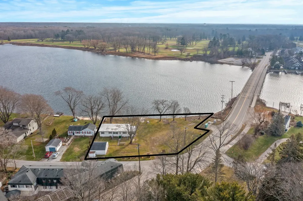 15574 Howard Street Spring Lake Township MI 49456