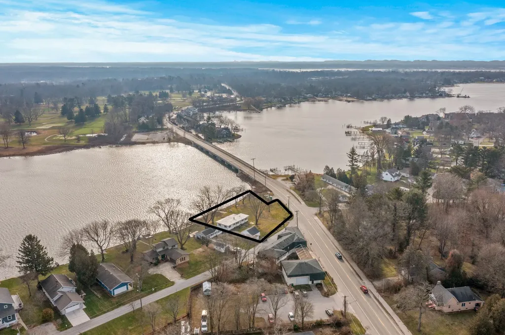 15574 Howard Street Spring Lake Township MI 49456