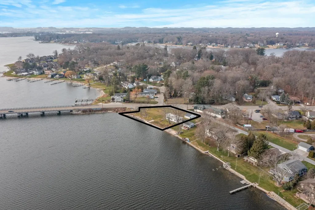15574 Howard Street Spring Lake Township MI 49456
