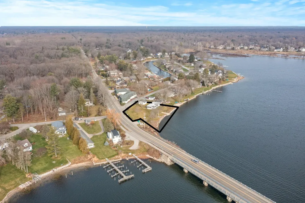 15574 Howard Street Spring Lake Township MI 49456