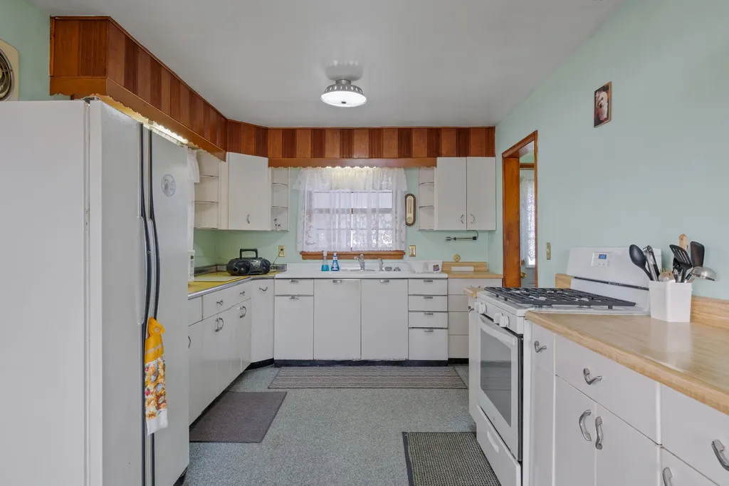 15574 Howard Street Spring Lake Township MI 49456
