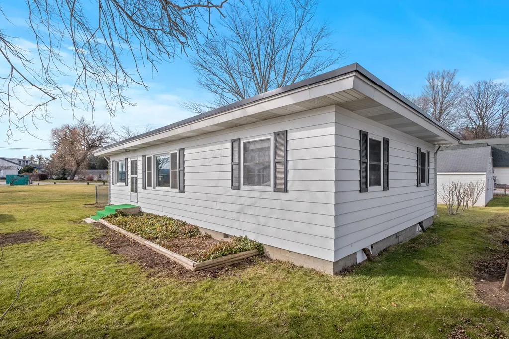 15574 Howard Street Spring Lake Township MI 49456
