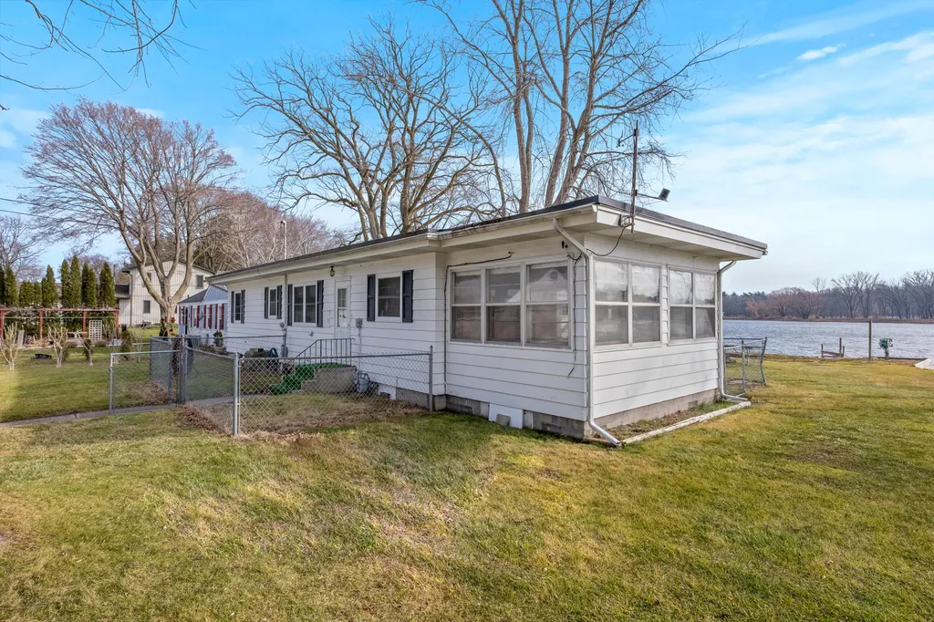 15574 Howard Street Spring Lake Township MI 49456
