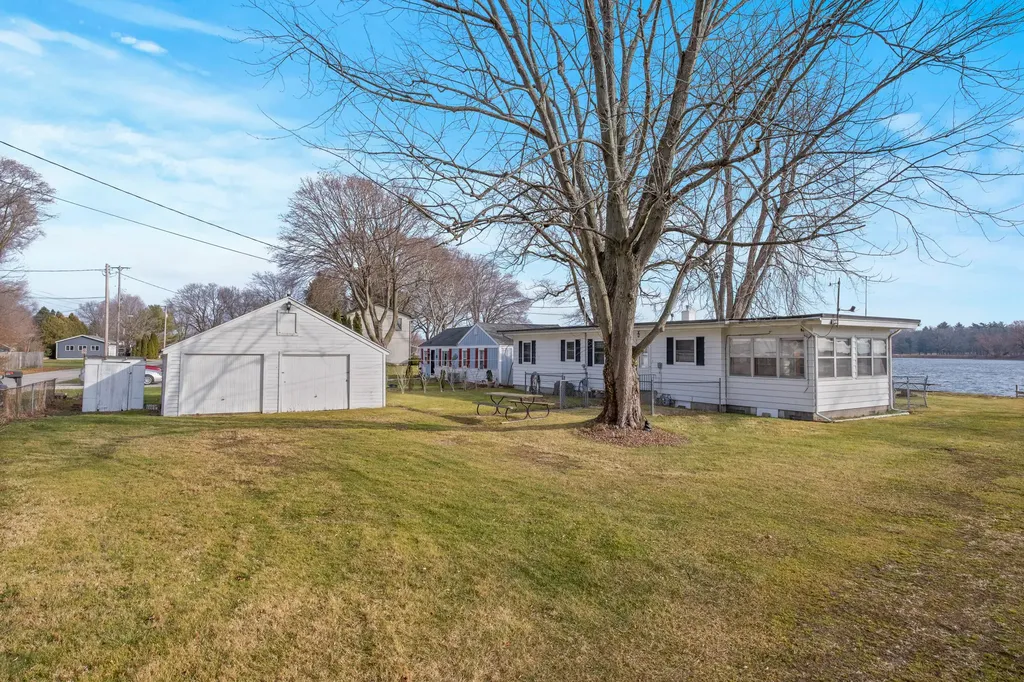 15574 Howard Street Spring Lake Township MI 49456