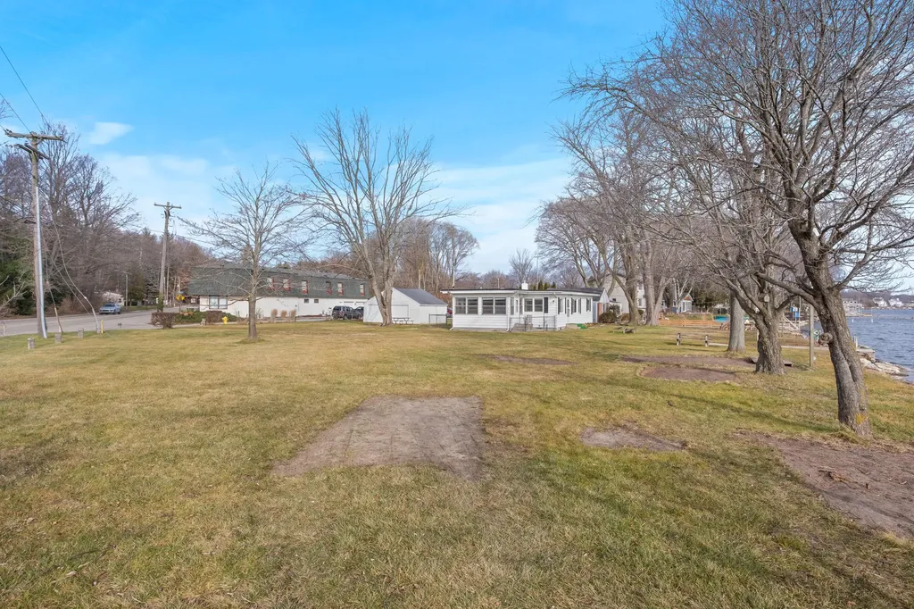 15574 Howard Street Spring Lake Township MI 49456