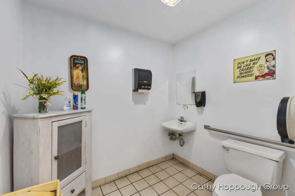 112 N State Street Freeport Village MI 49325