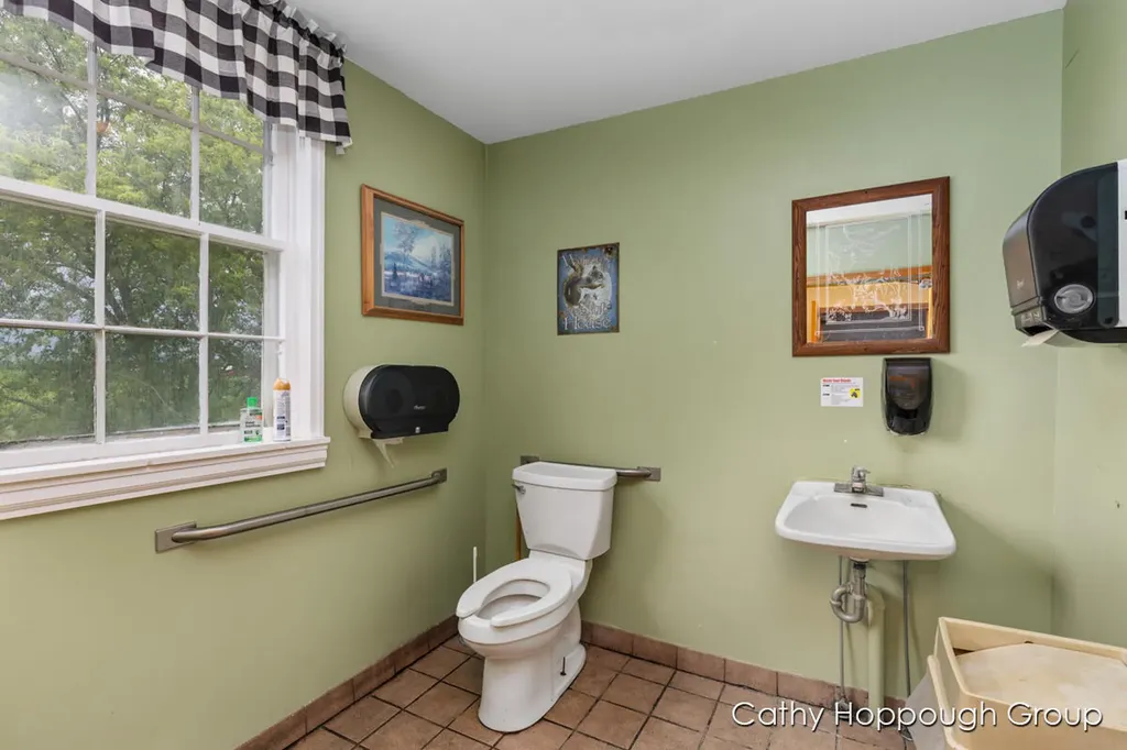 112 N State Street Freeport Village MI 49325
