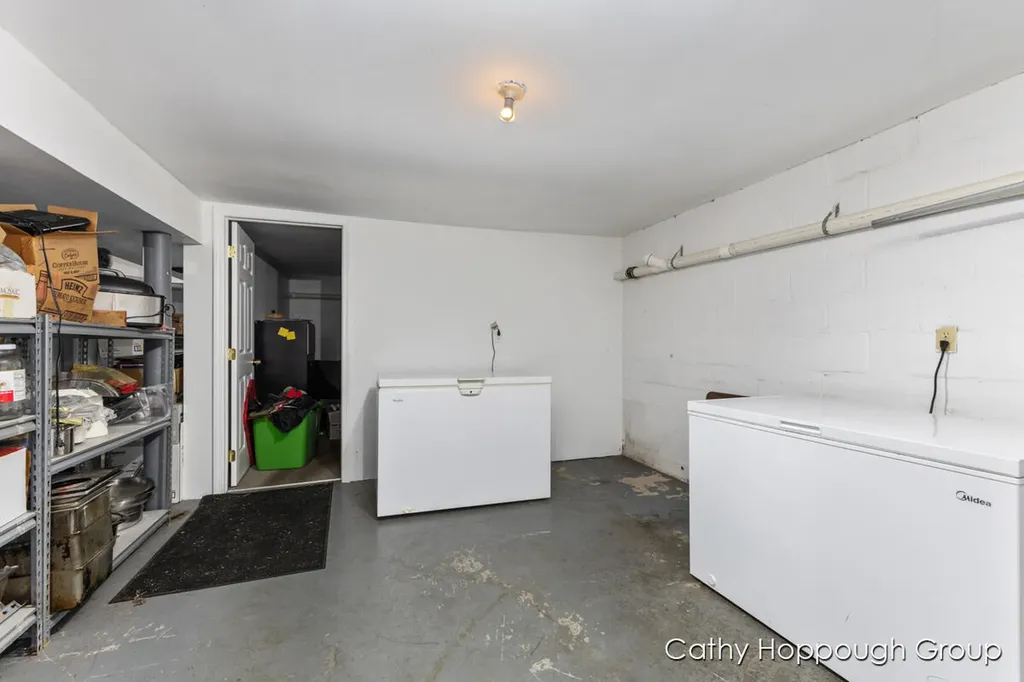 112 N State Street Freeport Village MI 49325