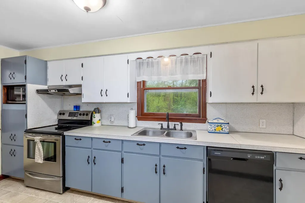 855 Johnson Street Tallmadge Charter Township MI 49435